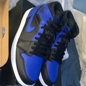Jordan mid 1’s hyper royals